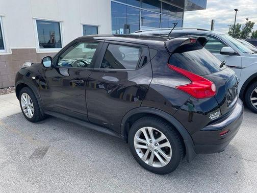 Black 2014 Nissan Juke SL