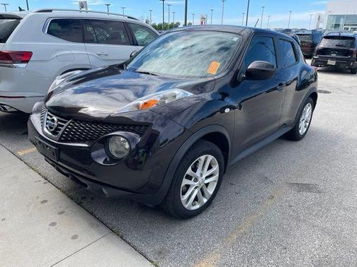 Black 2014 Nissan Juke SL