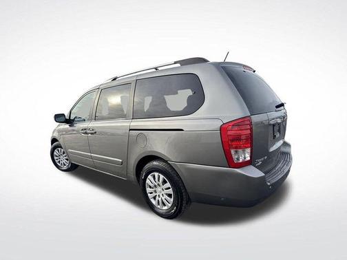 2011 Kia Sedona LX