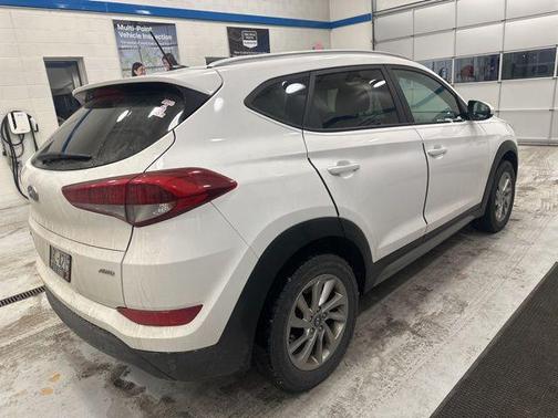 2017 Hyundai TUCSON SE