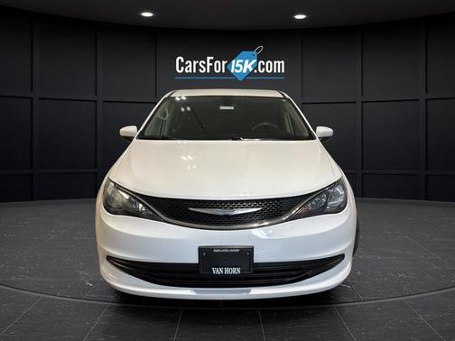 Bright White Clearcoat 2017 Chrysler Pacifica LX
