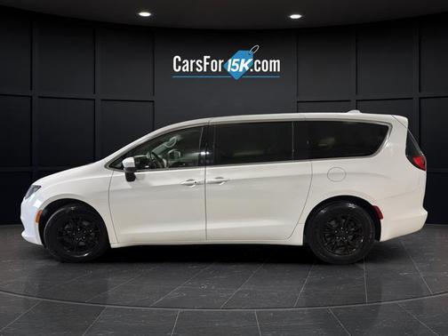 Bright White Clearcoat 2017 Chrysler Pacifica LX
