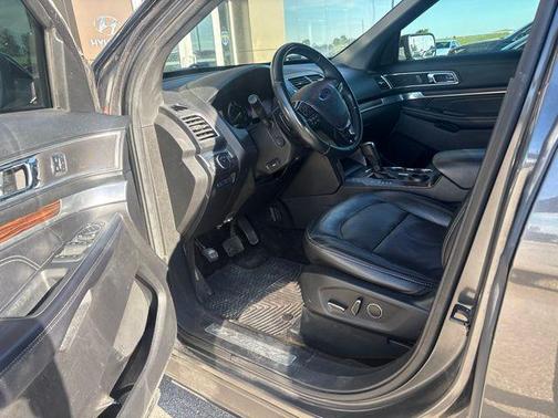 Magnetic 2017 Ford Explorer Limited