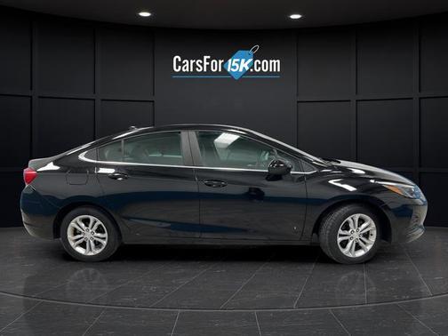 Mosaic Black Metallic 2019 Chevrolet Cruze LT
