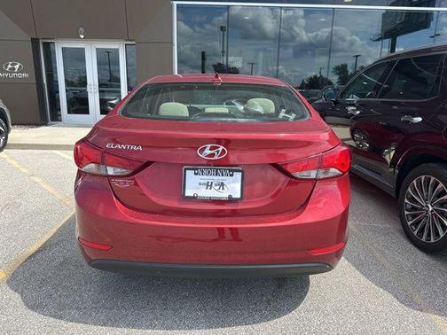 2016 Hyundai ELANTRA SE