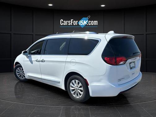 Bright White Clearcoat 2018 Chrysler Pacifica Touring-L