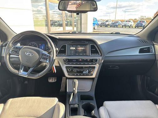 2017 Hyundai SONATA Sport 2.0T
