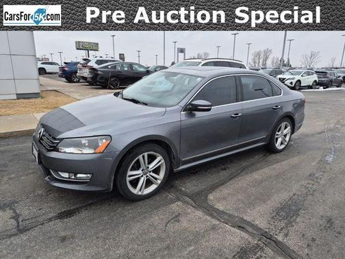 2013 Volkswagen Passat 2.0 TDI SE w/ Sunroof