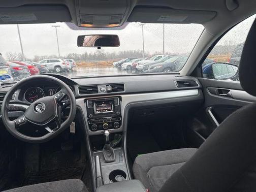 2017 Volkswagen Passat 1.8T S