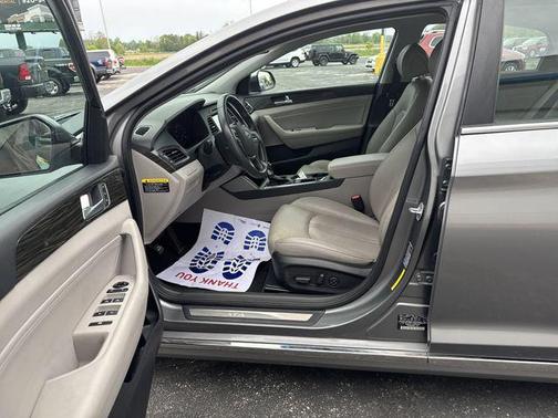 2017 Hyundai SONATA Hybrid Limited