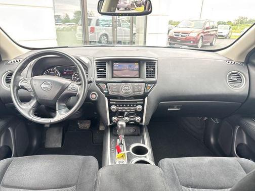 2015 Nissan Pathfinder SV