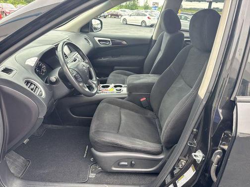 2015 Nissan Pathfinder SV