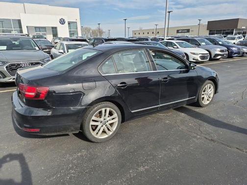 Black 2017 Volkswagen Jetta 1.8T SEL
