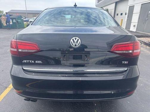Black 2017 Volkswagen Jetta 1.8T SEL