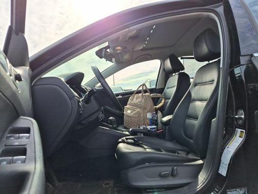 Black 2017 Volkswagen Jetta 1.8T SEL