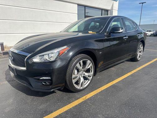 Black Obsidian 2016 INFINITI Q70 3.7X