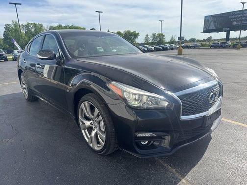 Black Obsidian 2016 INFINITI Q70 3.7X