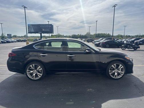 Black Obsidian 2016 INFINITI Q70 3.7X