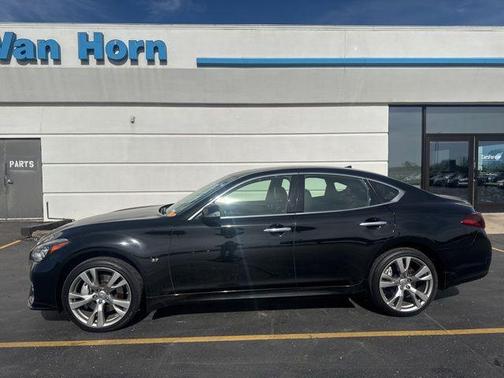 Black Obsidian 2016 INFINITI Q70 3.7X