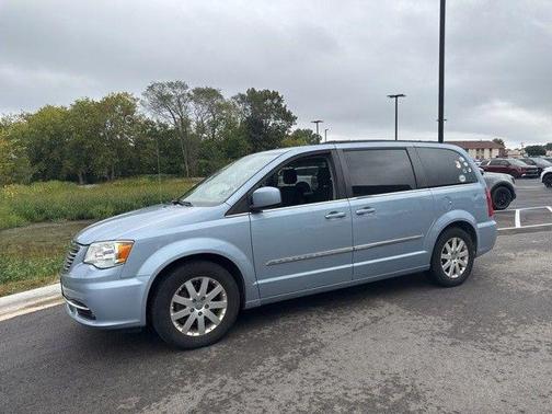 2016 Chrysler Town & Country Touring