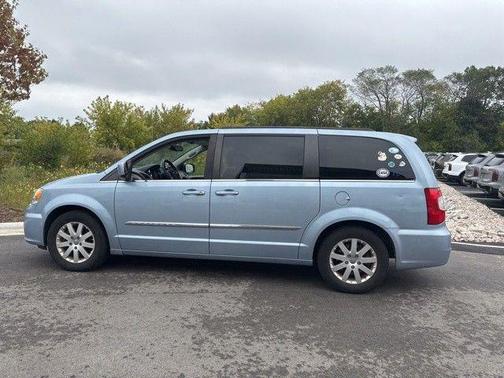 2016 Chrysler Town & Country Touring