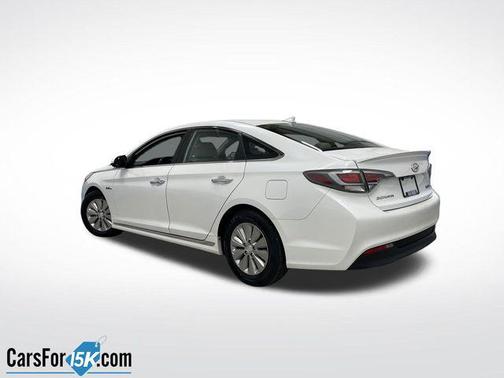 2017 Hyundai SONATA Hybrid SE