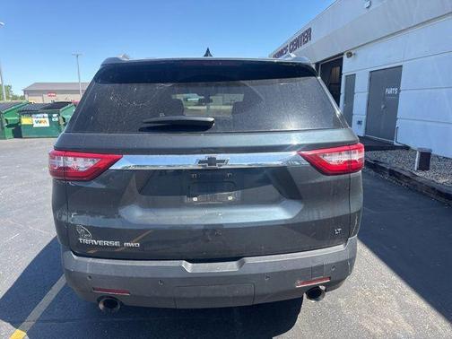 Graphite Metallic 2018 Chevrolet Traverse LT Cloth