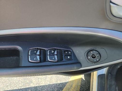 Moonstone Silver 2014 Hyundai Santa Fe Sport 2.4L