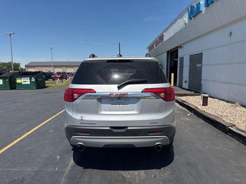 Quicksilver Metallic 2018 GMC Acadia SLE-2