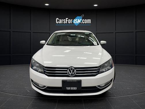 Candy White 2015 Volkswagen Passat 1.8T Auto SE w/Sunroof & Nav