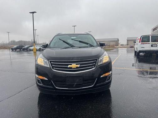 Mosaic Black Metallic 2017 Chevrolet Traverse 2LT