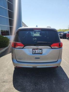 Billet Silver Metallic Clearcoat 2020 Chrysler Pacifica Touring L