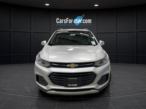 Silver Ice Metallic 2021 Chevrolet Trax LT