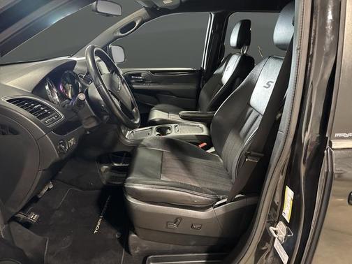 2015 Chrysler Town & Country S