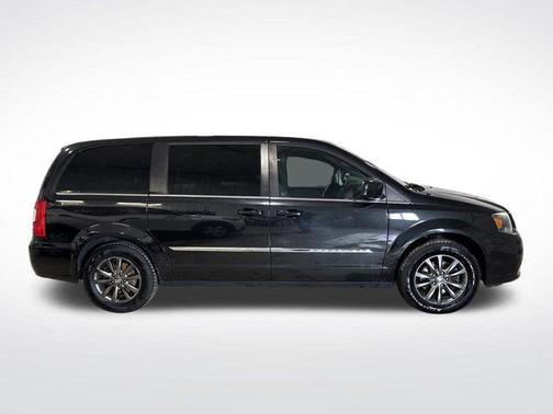 2015 Chrysler Town & Country S