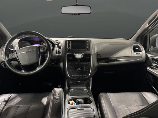 2015 Chrysler Town & Country S