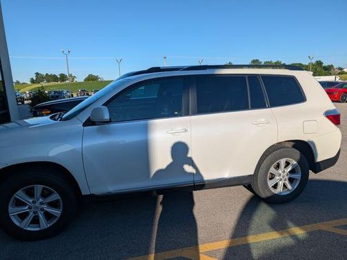 Blizzard Pearl 2013 Toyota Highlander SE