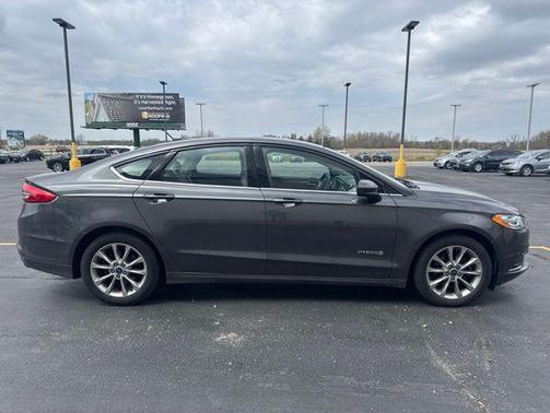 Magnetic 2017 Ford Fusion Hybrid SE