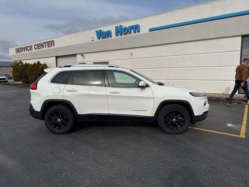 Bright White Clearcoat 2016 Jeep Cherokee Latitude