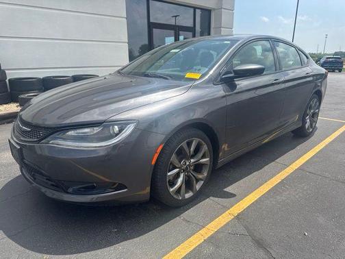 Granite Crystal Metallic Clearcoat 2016 Chrysler 200 S