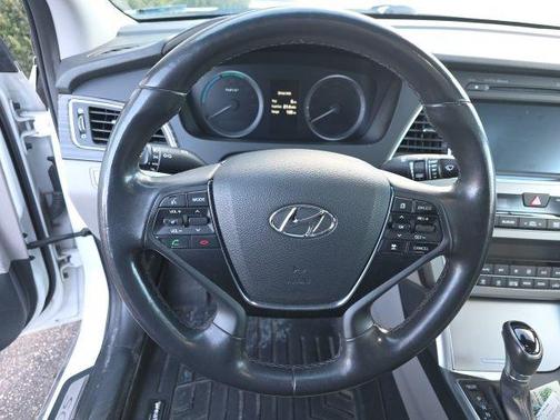 2016 Hyundai SONATA Hybrid Limited