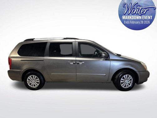 2011 Kia Sedona LX