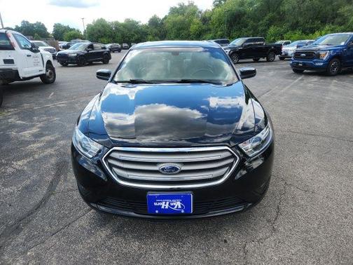 Shadow Black 2018 Ford Taurus SEL