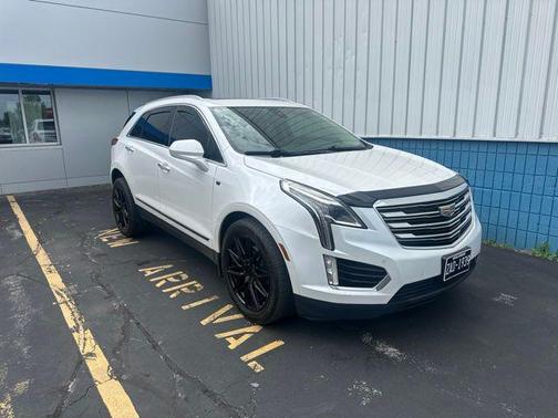 Crystal White Tricoat 2017 Cadillac XT5 Premium Luxury