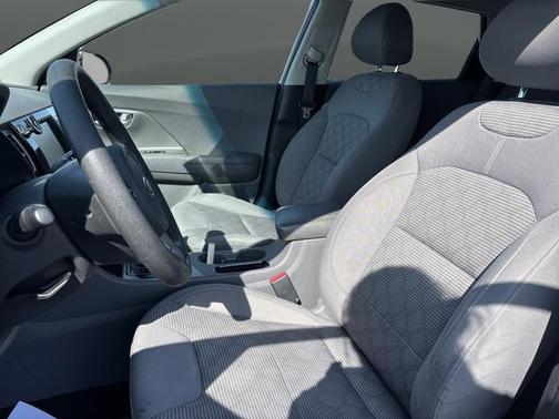 2017 Kia Niro LX