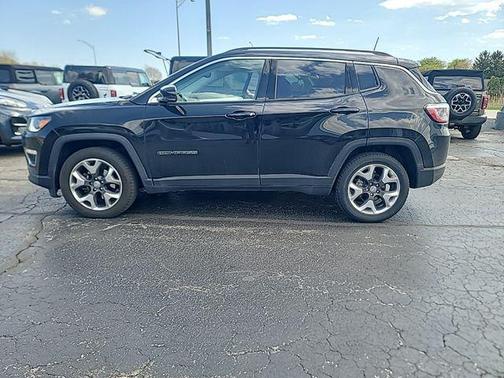 Diamond Black Crystal Pearlcoat 2018 Jeep Compass Limited