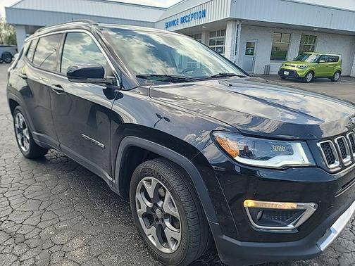 Diamond Black Crystal Pearlcoat 2018 Jeep Compass Limited