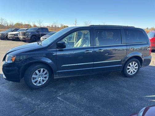 2014 Chrysler Town & Country Touring