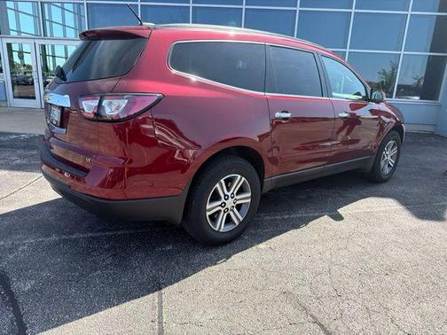 Siren Red Tintcoat 2017 Chevrolet Traverse 2LT