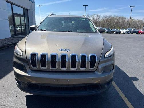 Light Brownstone Pearlcoat 2017 Jeep Cherokee Latitude